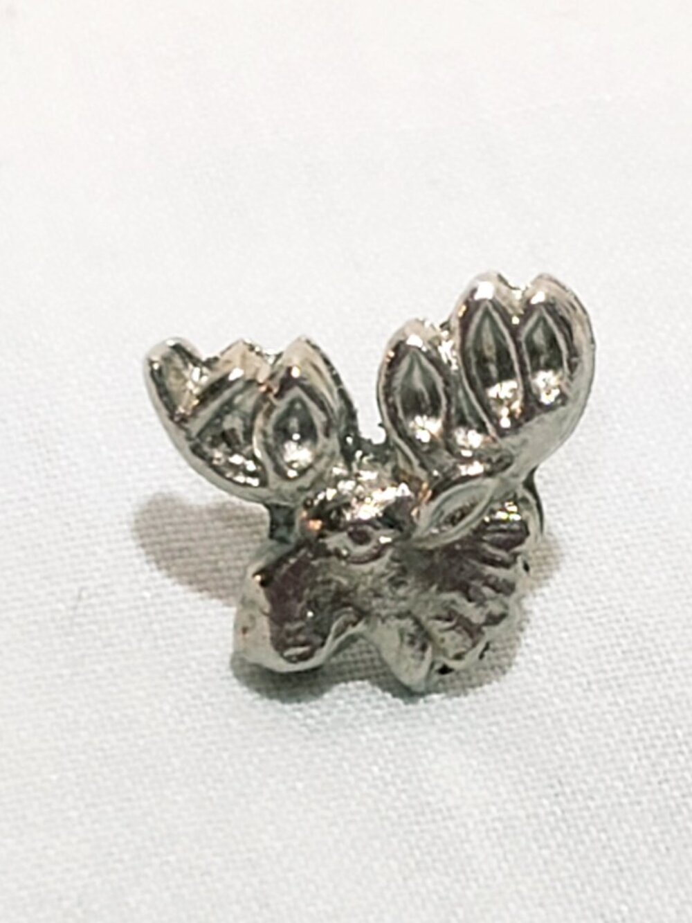 Moose Head Lapel Pin Silver tone 1/2" Wildlife Animal Hunter